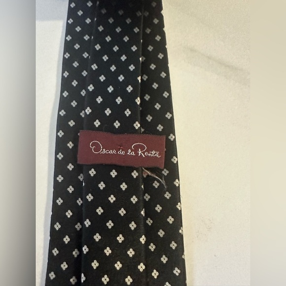 Oscar de la Renta classic elegant black/silver geometric silk velour tie - Picture 2 of 4
